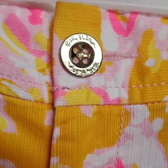 Lilly Pulitzer Size 12 Callahan shorts very fresh - Picture 2 of 6